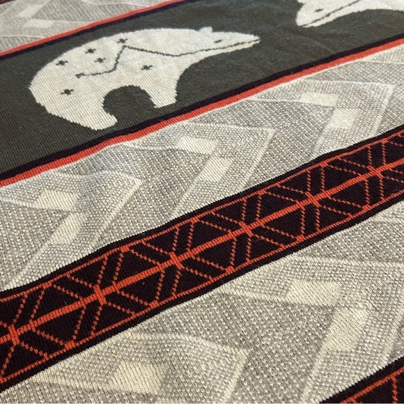 Pendleton Intarsia-Knit Bears Aztec Hooded Poncho - Picture 13 of 14